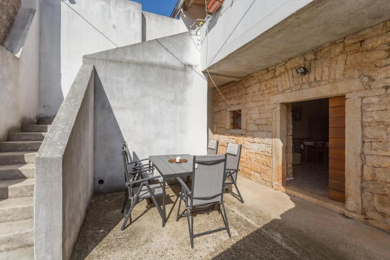 Holiday home Holiday House With Wifi Rovinjsko Selo, Rovinj - 3431